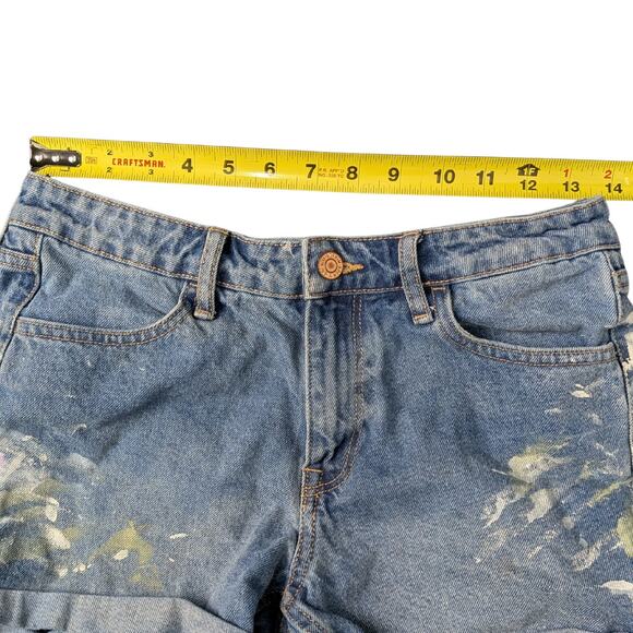 &Denim Paint Streaked Denim Booty Shorts | Women's 4 - Picture 5 of 7